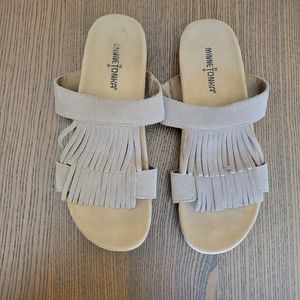 Minnetonka tan suede fringe slides